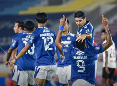 Persib Bandung menang 3-0 atas Persipura Jayapura. (Foto: Twitter/PERSIB)

