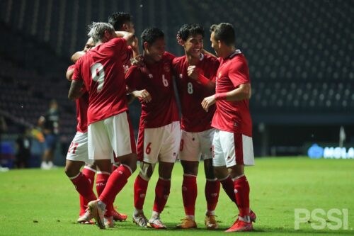 Pemain Timnas Indonesia merayakan kemenangan 2-1 atas Timnas Taiwan pada playoff kualifikasi Piala Asia 2023, Kamis (07/10/21). (Foto: pssi.org)