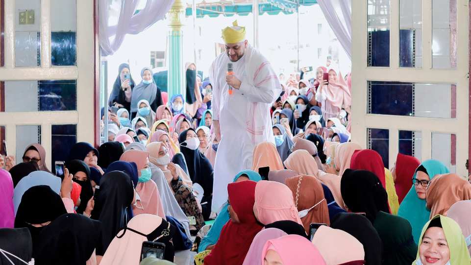 Syekh Hussein Jaber saat tampil pada Safari Dakwah di Batu Bara. (Dok. Istimewa)