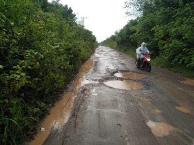 Ilustrasi jalan berlobang (Foto: Istimewa)