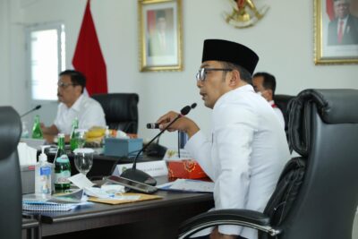 Gubernur Jawa Barat Ridwan Kamil saat rakor bersama Menko Marves dan Kemenhub di Pelabuhan Patimban, Kabupaten Subang, Jumat (18/11/2021) (Foto: istimewa)