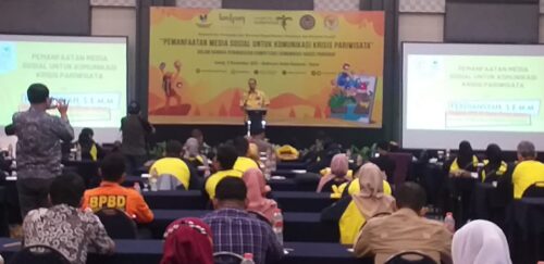 Pelatihan Pemanfaatan Media Sosial untuk Komunikasi Krisis Pariwisata yang digelar Kemenparekraf bekerjasama dengan Komisi X DPRI bertempat di Aula
Hotel Harmoni, Jalan Cipanas Baru, Kecamatan Tarogong Kaler, Kabupaten Garut, Jumat (5/11/2021).
(Foto: Istimewa)