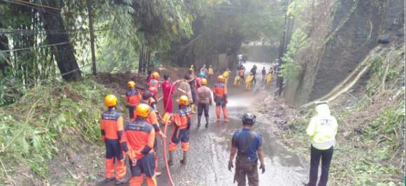 Badan Penanggulangan Bencana Daerah (BPBD) KBB meningkatkan kewaspadaan dengan mendirikan posko di 11 kecamatan zona merah. (Foto: BPBD KBB)

