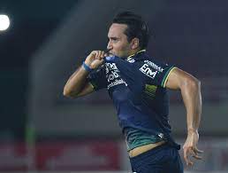 
Ezra Walian (Foto: persib.co.id)
