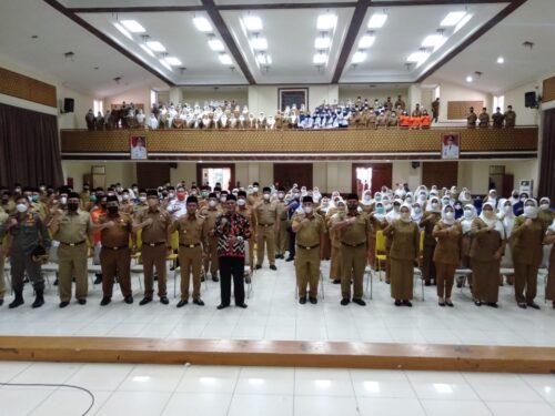 Bupati Bandung HM Dadang Supriatna saat menghadiri siraman rohani yang dihadiri para ASN di Gedung Moch Toha Soreang, Senin (4/4/2022) (Foto: Istimewa)