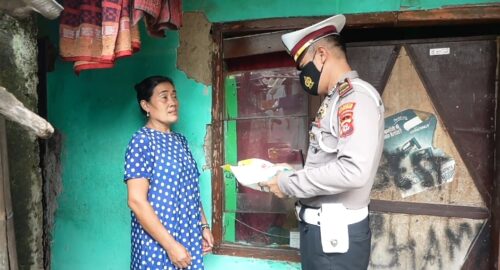 Satuan Lalu Lintas (Satlantas) Polresta Bandung menggelar bakti sosial (Foto: Istimewa)