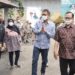 Pemerintah Kabupaten Bandung menggelar Operasi Pasar Murah (OPM) bersubsidi dari Pemerintah Provinsi (Pemprov) Jawa Barat (Jabar) di Kecamatan Solokanjeruk, Kamis (28/4/2022). (Foto Pemkab Bandung/dara.co.id)