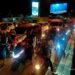 Kepadatan kendaraan yang didominasi roda doa terlihat disejumlah titik jalur Alteri Pantura, Cirebon, Jawa Barat, sejak malam Jumat hingga Jumat siang, (29/4/2022). (Foto: bambang/dara.co.id)