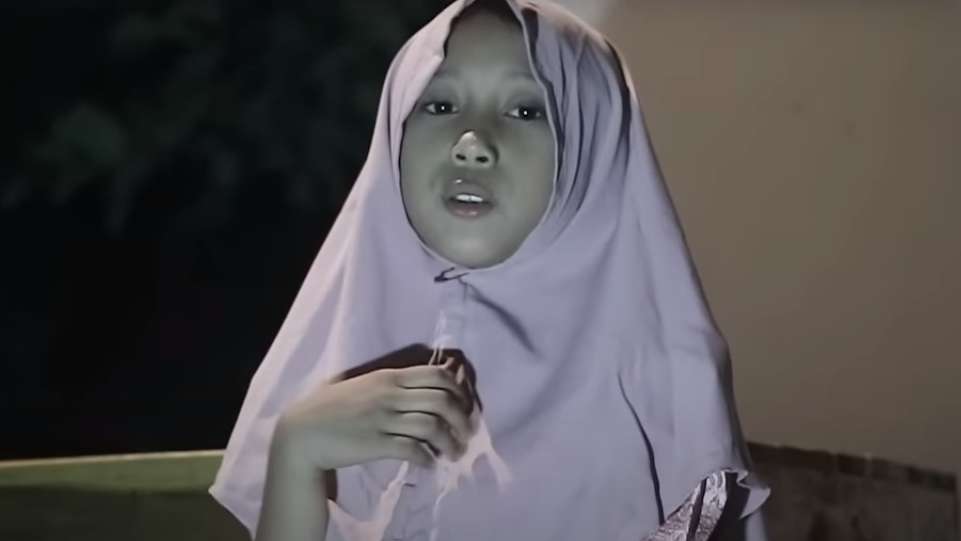 Eka Gama Putri, bocah pengamen yang viral nyanyikan lagu Buih Jadi Permadani. (Foto: Dok Istimewa)