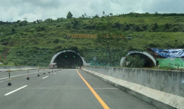 
Tol Cileunyi-Sumedang-Dawuan (Cisumdawu), kembali ditutup untuk umum. (Foto istimewa/dara.co.id).
