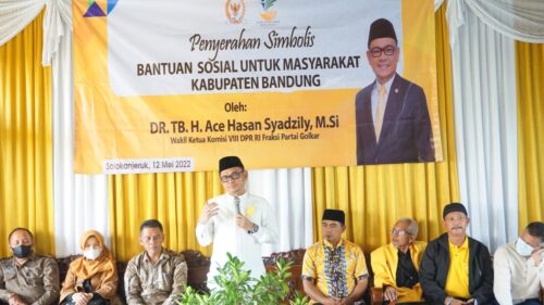 Anggota DPR RI, Dapil Kabupaten Bandung dan Bandung Barat, H. Ace Hasan Syadzily saat meresmikan Gedung Raudhatul Athfal (RA) Yayasan Al-Hasanah Darus Syifa di Desa Langensari, Kecamatan Solokanjeruk, Kabupaten Bandung, Kamis (12/5/2022). (Foto istimewa)