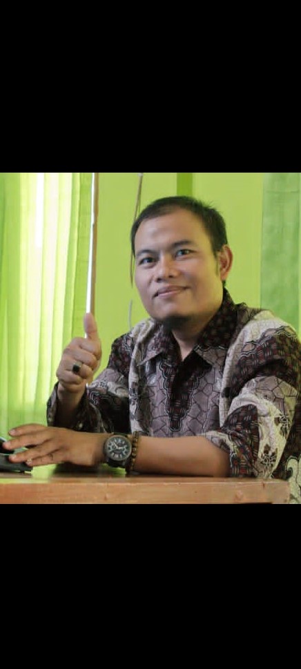 
Guru di SMAS Darul Hikmah Bojongsoang Bandung Ayi Setiadi