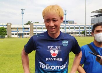 Pemain asal Jepang, Ryohei Miyazaki ikut berlatihan perdana Persib Bandung di Stadion Sidolig, Kota Bandung, Selasa (17/5/2024),. (Foto: Ist)