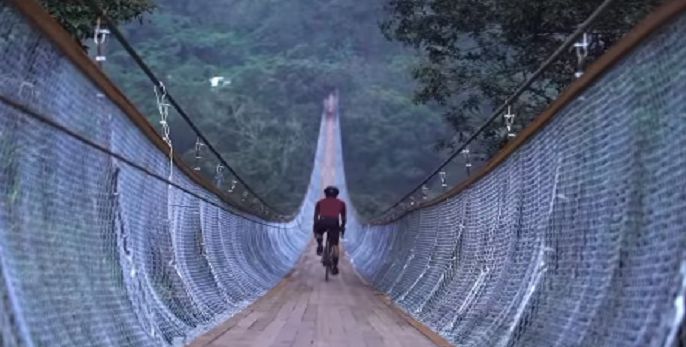 embatan Gantung Rengganis diklaim sebagai jembatan gantung terpanjang se-Asia Tenggara. /Instagram.com/rengganissuspensionbridge/prfm