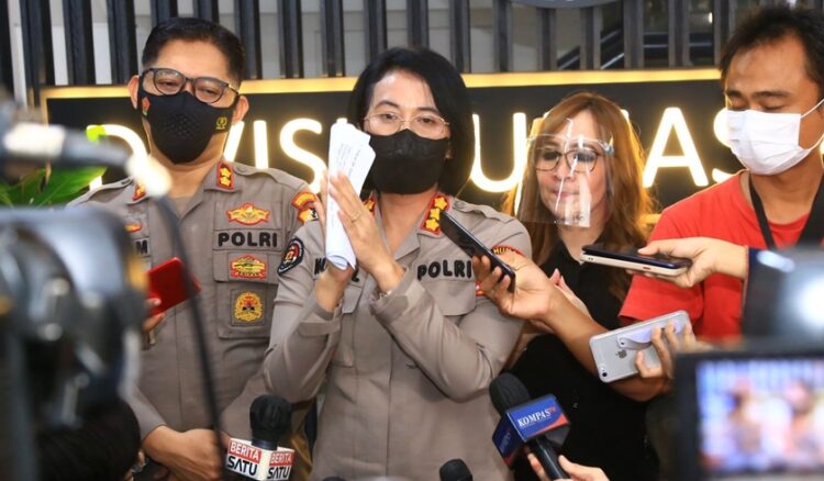 Kabag Penum Divisi Humas Polri, Kombes Nurul Azizah saat memberikan keterangan pers. (Foto: PMJ News)