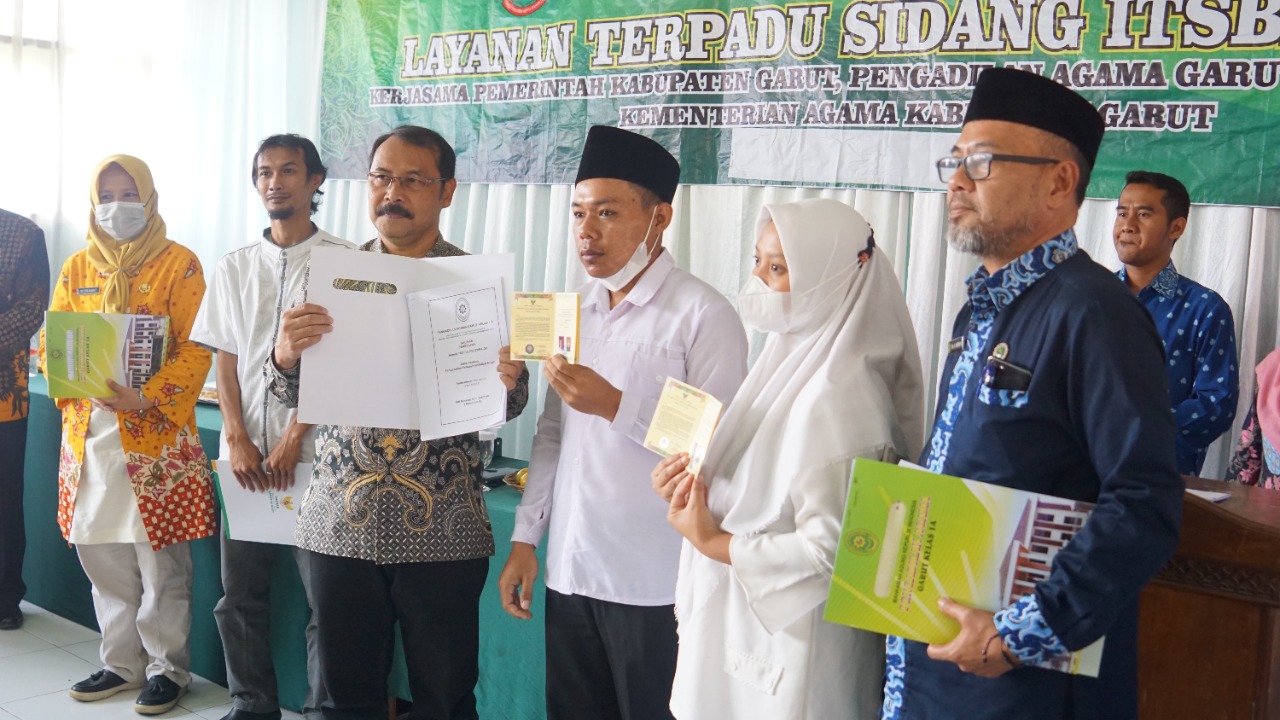  sidang sibat nikah bagi 11 pasangan warga binaan Peningkatan Peranan Wanita Menuju Keluarga Sehat Sejahtera (PKWSS) Kelurahan Sukajaya di Sekolah Asy-Syarifiah Tarogong Kidul, Kabupaten Garut, Jumat (26/8/2022) (Foto: Istimewa)