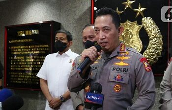 Kapolri Jenderal Pol. Listyo Sigit Prabowo resmi mencopot Irjen Pol Ferdy Sambo dari jabatan sebagai Kadiv Propam Polri. (Foto:Liputan6.com)