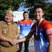 Rama Teguh Adi Pratama (22), rider asal Garut pamitan kepada Bupati Rudy Gunawan. Ia siap mengharumkan nama Indonesia di kancah kejuaraan balap sepeda dunia ‘Enduro World Series 2022’. Ia merupakan rider satu-satunya yang mendapatkan undangan dari Indonesia.(Foto: andre/dara.co.id)