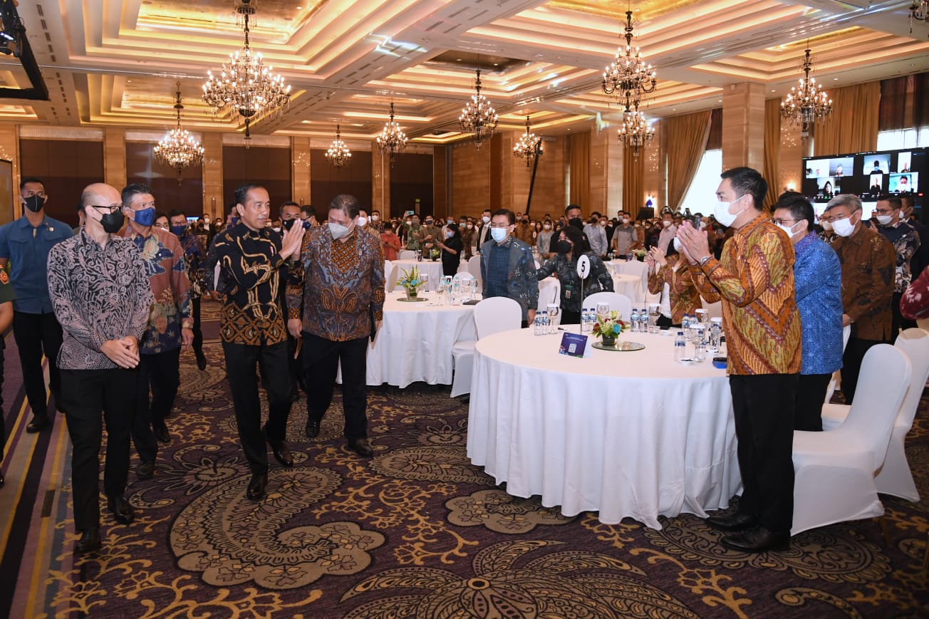 Presiden Jokowi saat menghadiri acara UOB Economic Outlook 2023 yang digelar di Hotel Indonesia Kempinski, Jakarta, Kamis (29/09/2022). (Foto: BPMI Setpres/Lukas)

