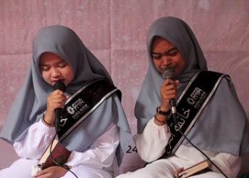 Laola Azzahra dan Husnul Mulkiah dua santriwati pelajar progrm Tahfizh Intensif PPPA Daarul Qur’an Yogyakarta. (Foto: istimewa)