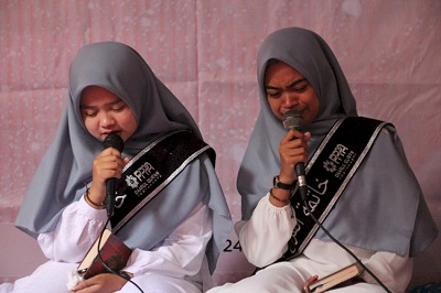 Laola Azzahra dan Husnul Mulkiah dua santriwati pelajar progrm Tahfizh Intensif PPPA Daarul Qur’an Yogyakarta. (Foto: istimewa)