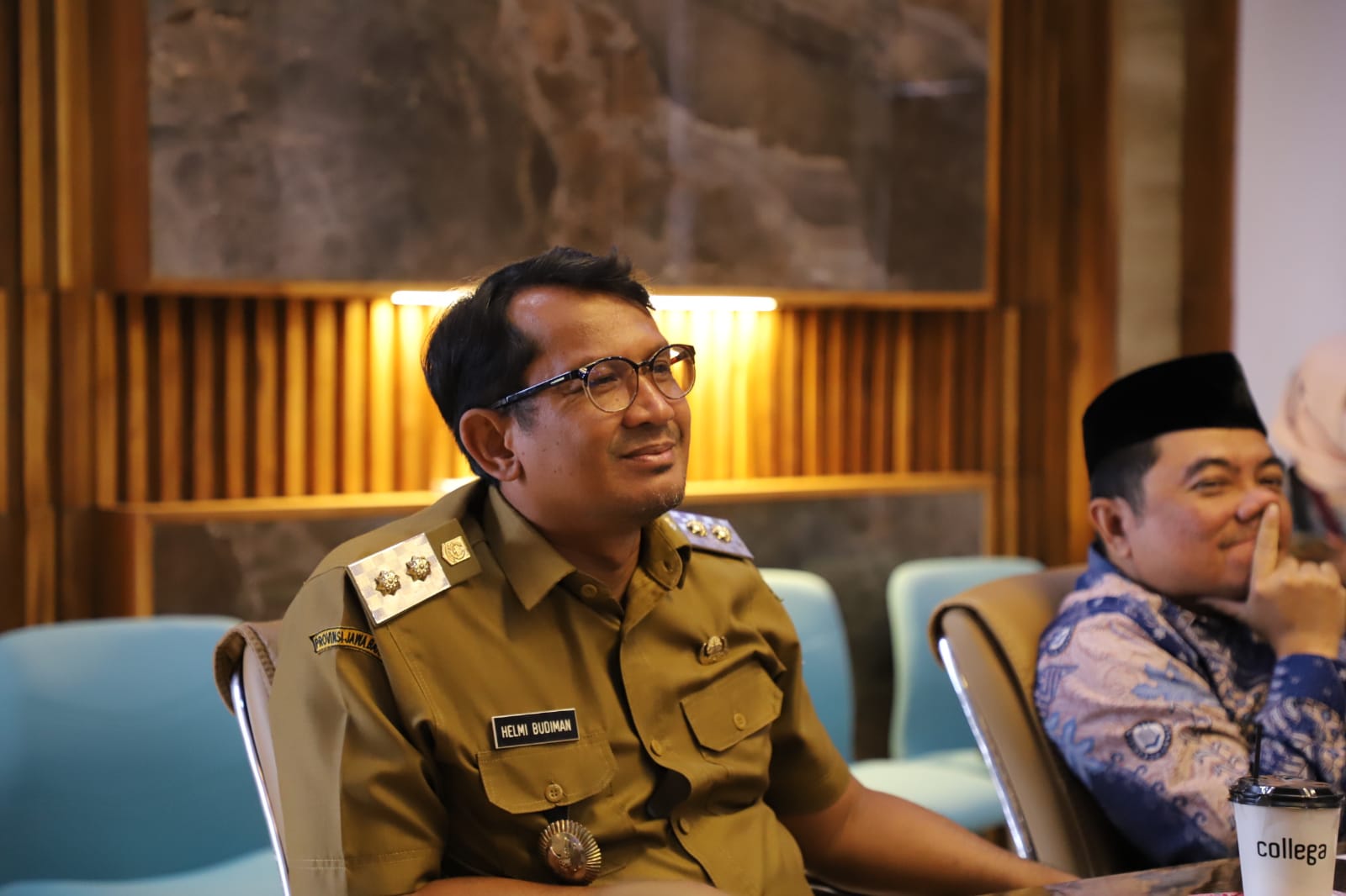 Wakil Bupati Garut, dr. Helmi Budiman, menghadiri Rapat Persiapan Panitia Daerah Pekan Olahraga Provinsi (Porprov) Jawa Barat, di Aula Kampus 4 Uniga, Jalan Terusan Pahlawan, Kecamatan Tarogong Kidul, Kabupaten Garut, Senin (26/9/2022)
foto : dara.co.id/andre
