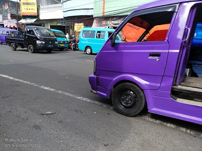 Dinas Perhubungan Kabupaten Sukabumi, sedang mengkaji penyesuaian tarif angkutan Kota (angkot) atau angkutan umum di Kabupaten Sukabumi setelah Pemerintah resmi mengumumkan kenaikan harga bahan bakar minyak (BBM) pada Sabtu(3/9/2022) lalu. (Foto: dian/dara.co.id)
