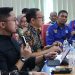 Plt Bupati Bandung Barat Hengky Kurniawan saat menerima audensi sejumlah organisasi kemasyarakatan di Aula Setda KBB, Jum'at (16/9/2022). (Foto: heny/dara.co.id)