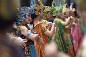 Gubernur Jabar Ridwan Kamil Dorong Tari Merak Jadi Warisan Budaya Dunia