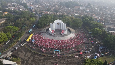 Monumen Perjuangan Kota Bandung gegap gempita oleh kaum ibu-ibu yang menggelar  acara Senam RK yang diinisiasi Perempuan Indonesia Juara, Minggu (4/9/2022). (Foto: deram/dara.co.id)
