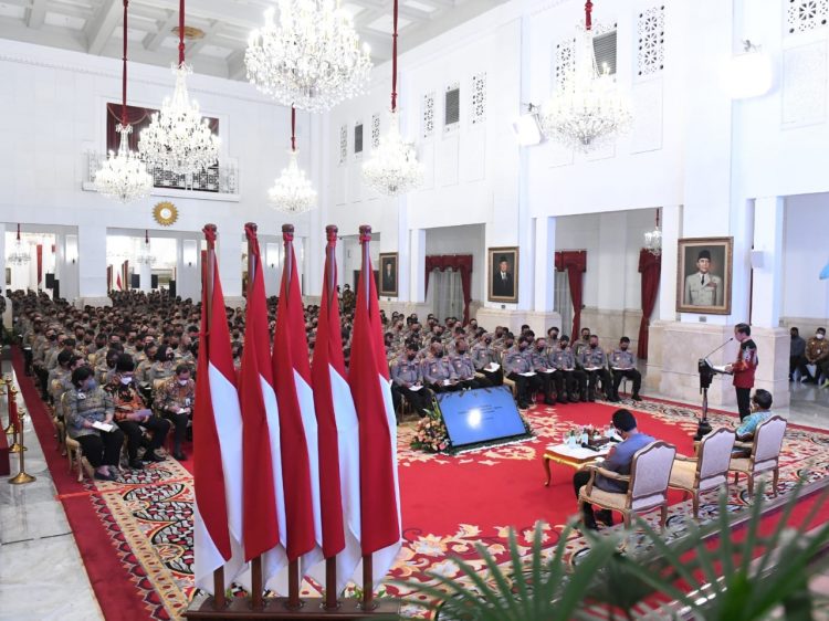 Presiden Jokowi memberikan arahan kepada jajaran Polri, Jumat (14/10/2022), di Istana Negara, Jakarta. (Foto: BPMI Setpres)