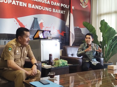Kepala Kesbangpol KBB Suryaman dan Ketua ARDIN KBB Abdul Nasution (Foto: Istimewa)