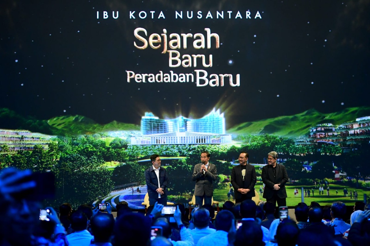Presiden Jokowi pada acara Ibu Kota Nusantara Sejarah Baru Peradaban Baru di The Ballroom Djakarta Theater, Jakarta, Selasa (18/10/2022). (Foto: BPMI Setpres/Muchlis Jr)

