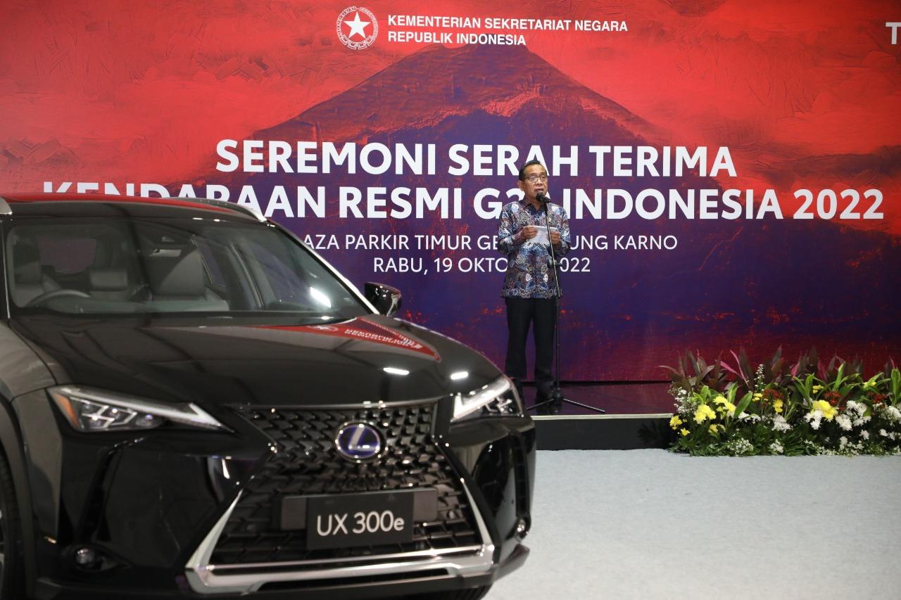 Serah Terima Kendarran Listrik Pendukung KTT G20, di Plaza Parkir Timur Gelora Bung Karno, Jakarta, Rabu (19/10/2022). (Foto: Humas Kemensetneg)

