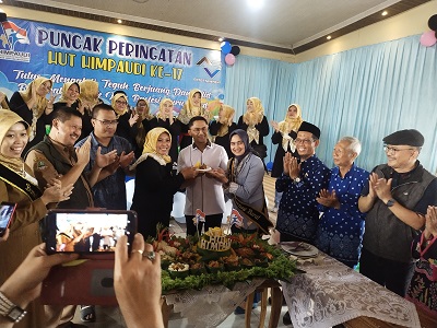 Hengky Kurniawan, Sonya Fatmala  pada peringatan HUT ke 17 HIMPAUDI tingkat KBB (Foto: Istimewa)
