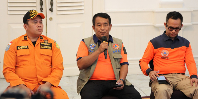 Deputi Bidang Penanganan Darurat BNPB, Mayjen TNI Fajar Setyawan daat memberikan keterangan pers di Pendopo Bupati Cianjur, Sabtu (26/11/2022)
foto : Komunikasi Kebencanaan BNPB/Alya Faradilla.

