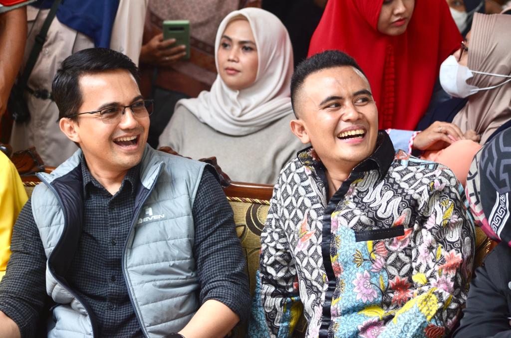 Dewan Penasehat Ikatan Motor Indonesia Jawa Barat Lucky Richard Chasmaran, S.Ip, M.Si dan Wakil Bupati Bandung H Sahrul Gunawan SE (Foto: Istimewa)