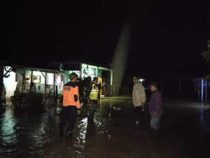 Diguyur Hujan Lebat, Tanggul Cikalong Jebol Hingga Mengakibatkan Banjir di Ciemas