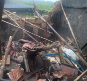Cuaca Ekstrem, Longsor dan Angin Kencang Terjadi di Kecamatan Simpenan Sukabumi