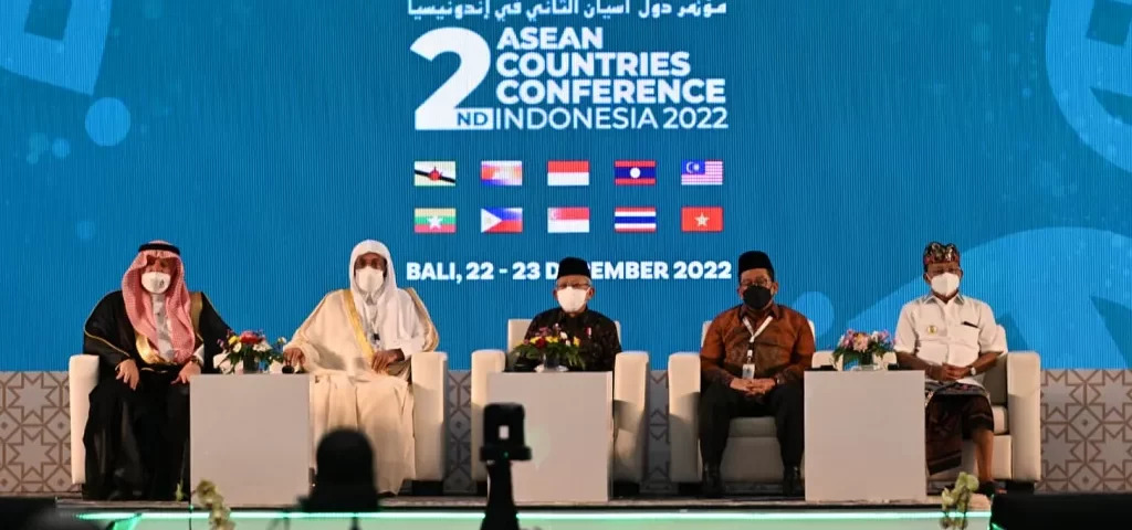 Wakil Presiden (Wapres) Ma’ruf Amin membuka Konferensi Islam Tingkat ASEAN ke-2, Kamis (22/12/2022), di Hotel Hilton, Nusa Dua, Kabupaten Badung, Bali. (Foto: BPMI Setwapres)
