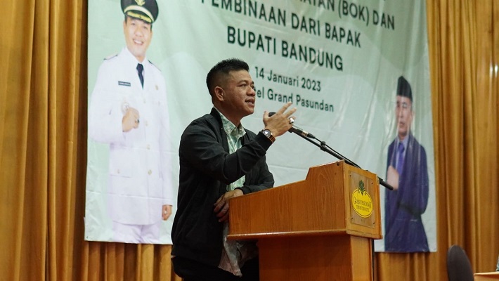 Bupati Bandung H.M.Dadang Supriatna menghadiri Pertemuan Pembinaan BLUD (Badan Layanan Umum Daerah) di Lingkungan Dinas Kesehatan di  Hotel Grand Pasundan, Kota  Bandung, Sabtu (14/1/23) malam.(Foto: Prokopim)
