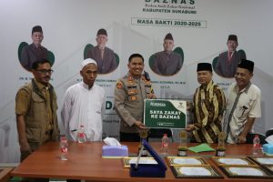 Salurkan Zakat ke Baznas Kabupaten Sukabumi, Kapolres Sampaikan Pesan Mendalam