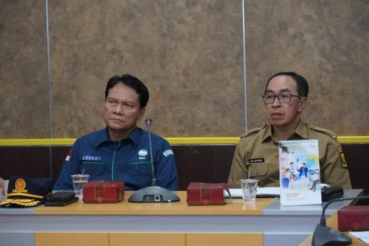 Deputi BMKG Bidang Geofisika Bandung, Suko Prayitno Adi bertemu dengan Sekretaris Daerah Kabupaten Sukabumi Ade Suryaman (Foto: Istimewa)