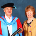 Sir Ralf didampingi oleh University of Warwick Chancellor Baroness Catherine Ashton dari Upholland yang menganugerahkan gelar tersebut (Foto: Istimewa)