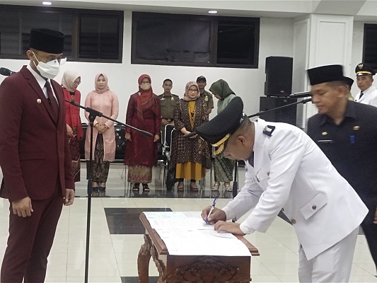 Rotasi, Mutasi dan Promosi Pejabat Bandung Barat Menuai Polemik. (Foto: heny/dara.co.id)