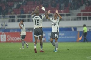 Update Liga 1 : Sikat PSIS Semarang 1-3, Persib ke Puncak Klasemen Lagi