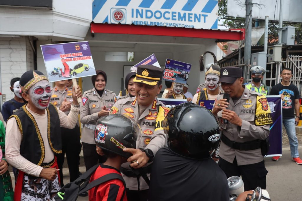 Operasi Keselamatan Lodaya 2023, Polresta Cirebon Libatkan Penari Topeng dan Punakawan