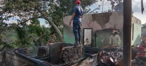 Diduga dari Konsleting Listrik Ternak Jangkrik, Sebuah Rumah di Ciambar Hangus Terbakar