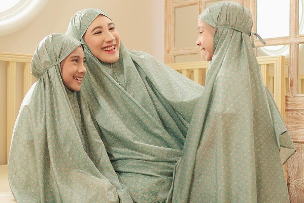 

Penjual perlengkapan ibadah asal Bandung Alif Modern Wear memanfaatkan fitur Rilisan Spesial di Tokopedia untuk mempromosikan produk terbaru serta meningkatkan penjualan bulan Ramadan. (Foto: Ist)