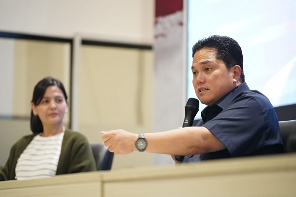 

Ketua PSSI Erick Thohir menyampaikan paparannya pada Sarasehan klub Liga 1 dan Liga 2.(Foto: PSSI)
